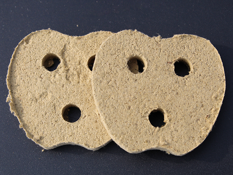 蘋(píng)果形三孔艾絨餅5*4.5*0.55CM